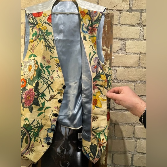 S*O*L*D Gucci V Neck Floral and Snake Print Waistcoat - Picture 4 of 13